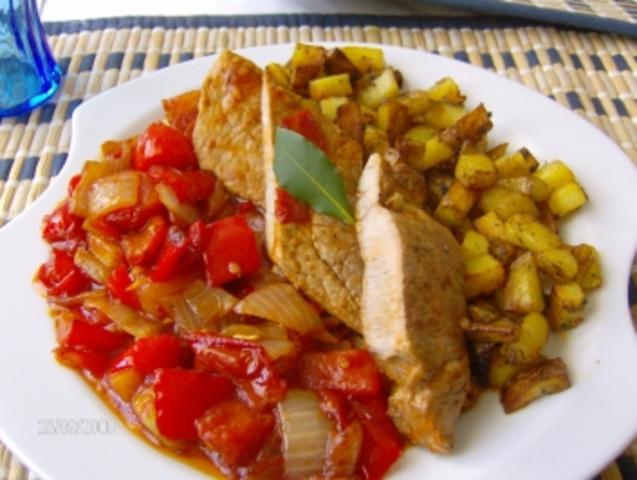 Schnitzel Mit Mediterraner Beilage Rezept Kochbar De