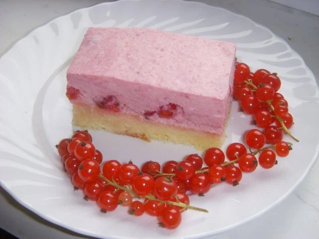 Rezept: JOHANNISBEERSCHNITTEN Bild Nr. 5 JOHANNISBEERSCHNITTEN - Rezept - Bild Nr. 5