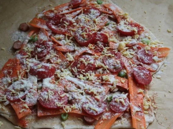 Pizza "Multi-Kulti-Pizza" - Rezept