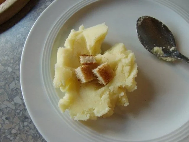 Rinderrouladen mit gefüllten Knödeln und Rotkohl - Rezept - Bild Nr. 3