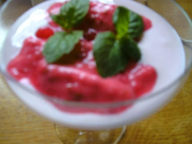 Rezept: geeiste Johannisbeeren mit Quark Bild Nr. 2 geeiste Johannisbeeren mit Quark - Rezept - Bild Nr. 2