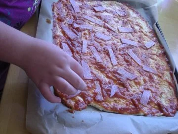 Rezept: Pizza Salami - Pizza Thunfisch - Pizza Hawai Bild Nr. 3 Pizza Salami - Pizza Thunfisch - Pizza Hawai - Rezept - Bild Nr. 3