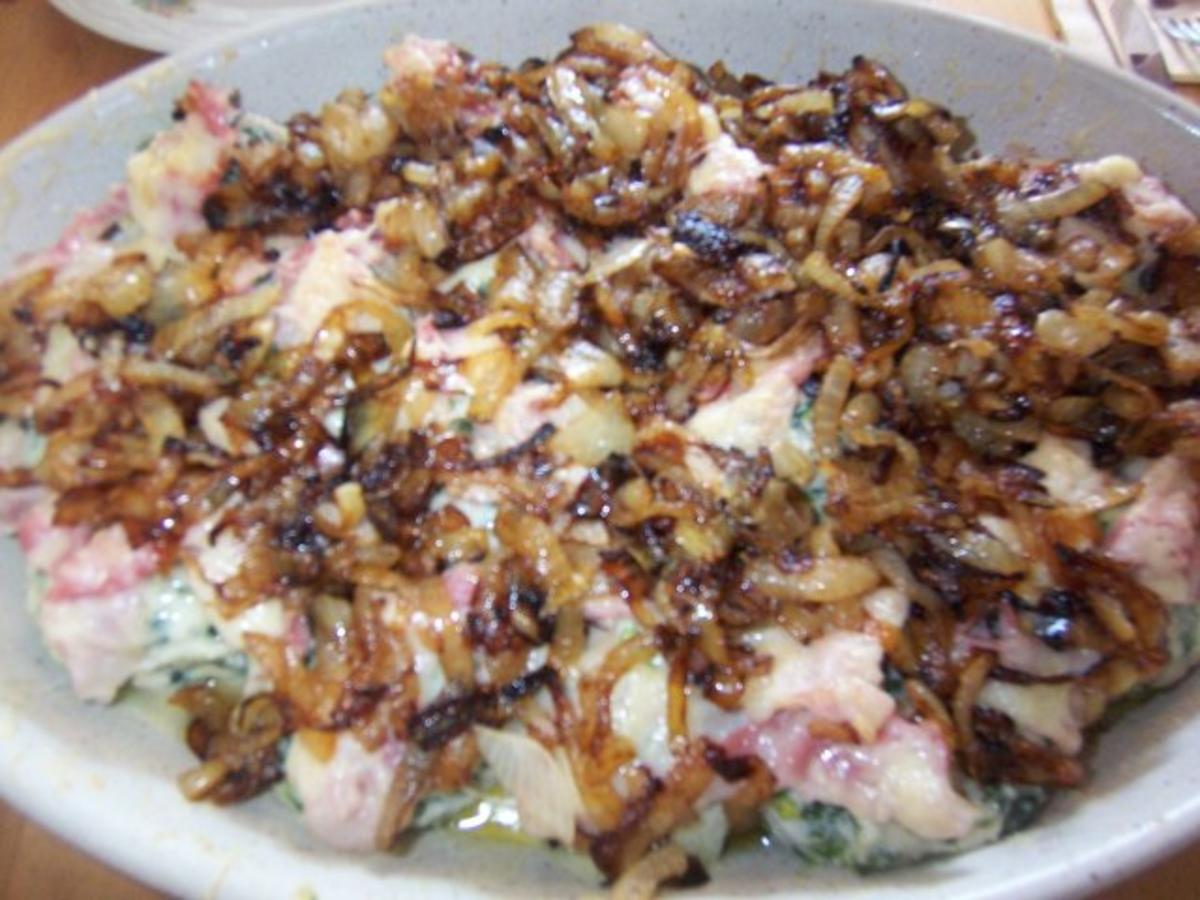 Quarkknödel mit Spinat und Röstzwiebeln - einfach - von extrawurst