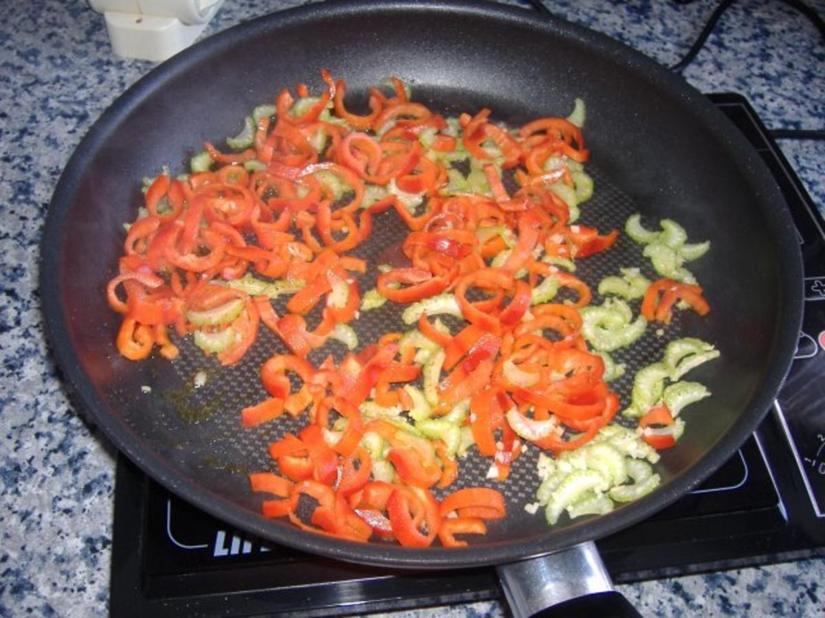Rigatoni mit Tomaten,Mozzarella und Basilikum - Rezept - Bild Nr. 3