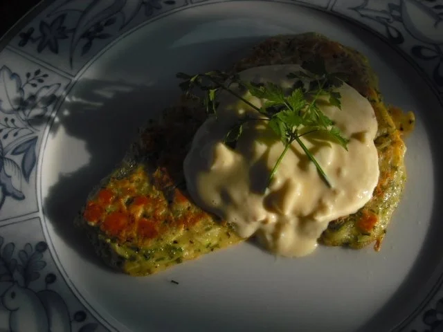 Rezept: Zucchini-Schafskäse-Röstis mit Joghurtdip Bild Nr. 7 Zucchini-Schafskäse-Röstis mit Joghurtdip - Rezept - Bild Nr. 7