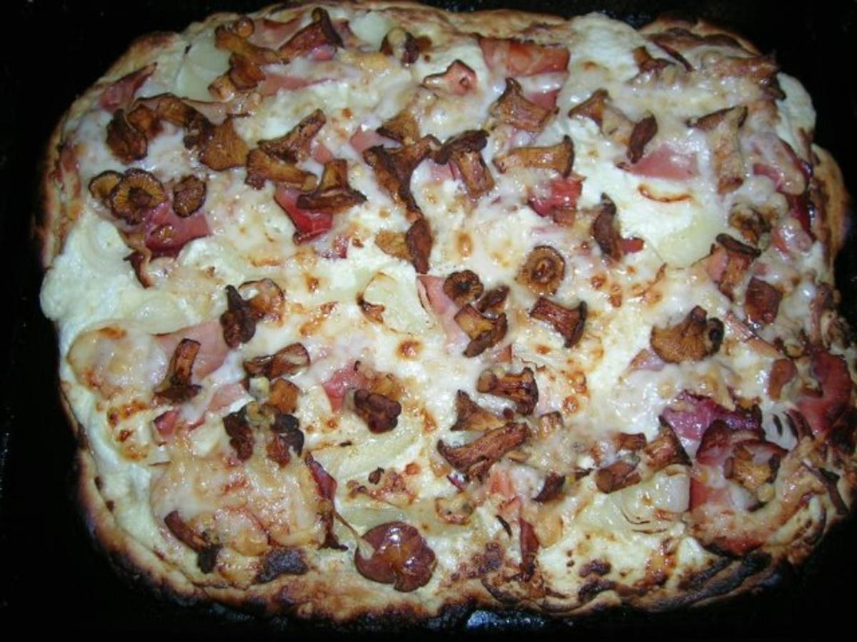 Pizzafladen mit Pfifferlingen, rohem Schinken und Ziegengouda (für Petra!!!) Du darfst ... - Rezept - Bild Nr. 14