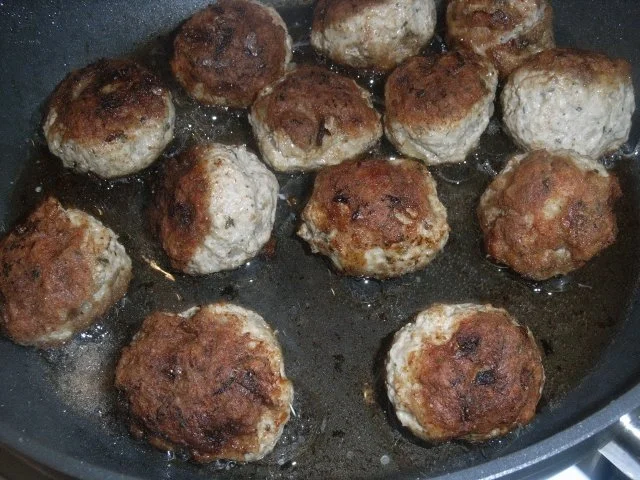 Rezept: BiNe` S KJØTTBOLLER - FLEISCHBÆLLCHEN Bild Nr. 5 BiNe` S KJØTTBOLLER - FLEISCHBÆLLCHEN - Rezept - Bild Nr. 5
