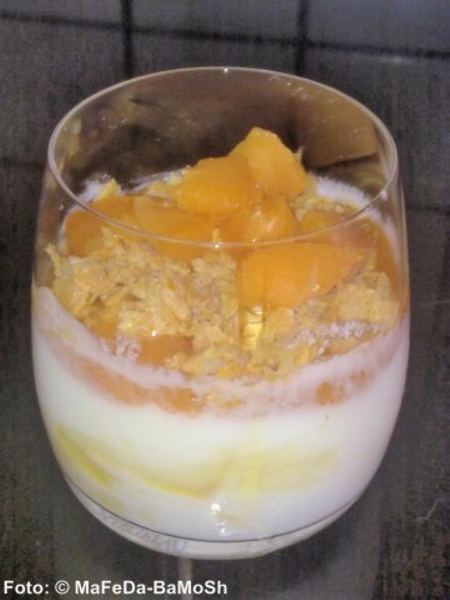 Joghurt-Aprikosen-Crunch - Rezept