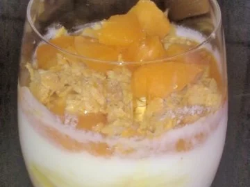 Joghurt-Aprikosen-Crunch - Rezept