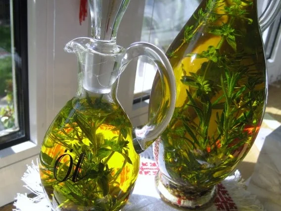 Rezept: Kräuter-Öl - nicht nur zum Verschenken ... Bild Nr. 5 Kräuter-Öl - nicht nur zum Verschenken ... - Rezept - Bild Nr. 5
