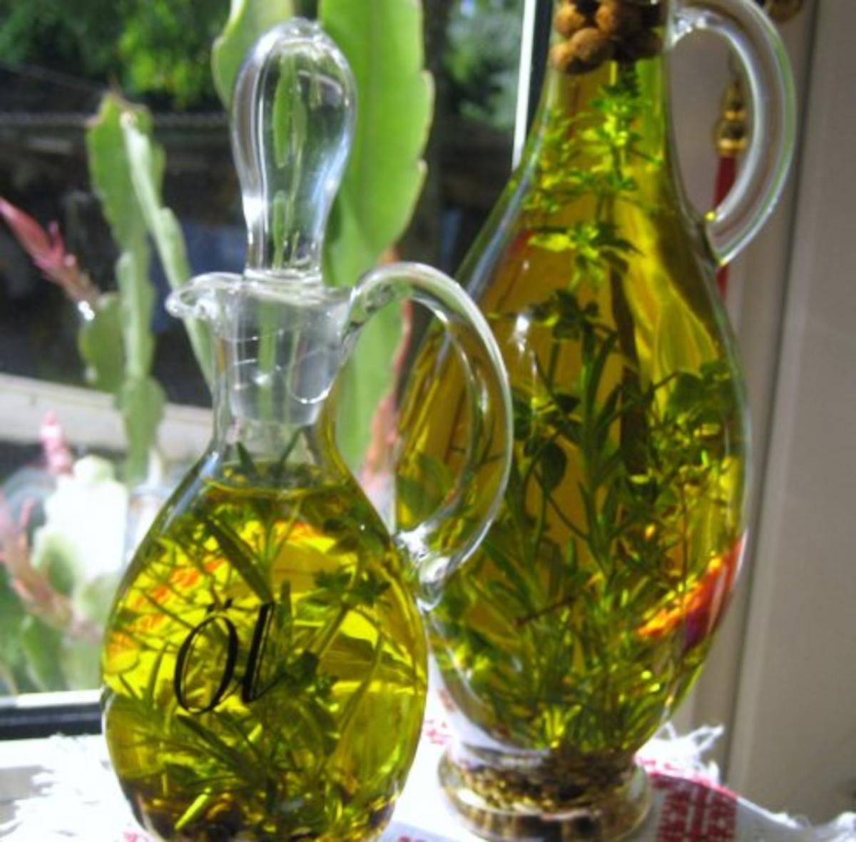 Kräuter-Öl - nicht nur zum Verschenken ... - Rezept - kochbar.de Kräuter-Öl - nicht nur zum Verschenken ... - Rezept - kochbar.de