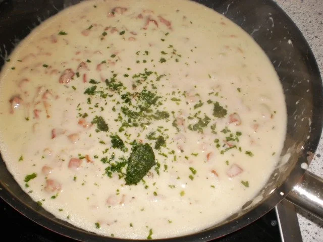 Spaghetti mit Rahmspecksauce - Rezept - Bild Nr. 4