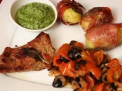 Patate di salvia e timo e prosciutto di San Daniele, scaloppina di vitello alle olive, bas - Rezept