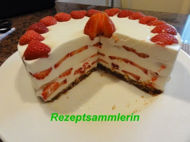 Rezept: KuchenZwerg: ERDBEER-JOGHURT-TORTE Bild Nr. 2 KuchenZwerg: ERDBEER-JOGHURT-TORTE - Rezept - Bild Nr. 2