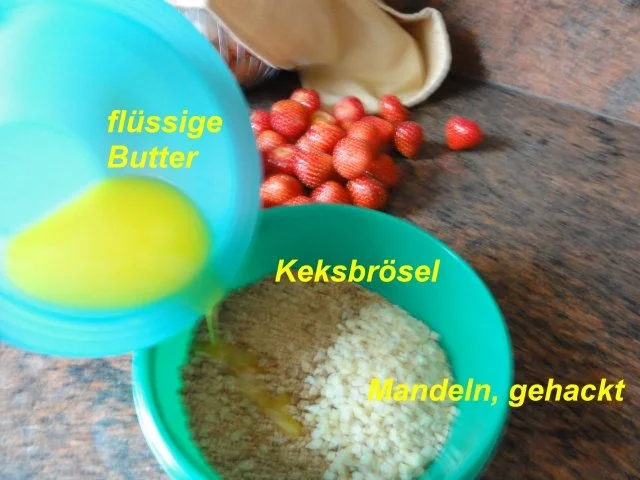 Rezept: KuchenZwerg: ERDBEER-JOGHURT-TORTE Bild Nr. 4 KuchenZwerg: ERDBEER-JOGHURT-TORTE - Rezept - Bild Nr. 4