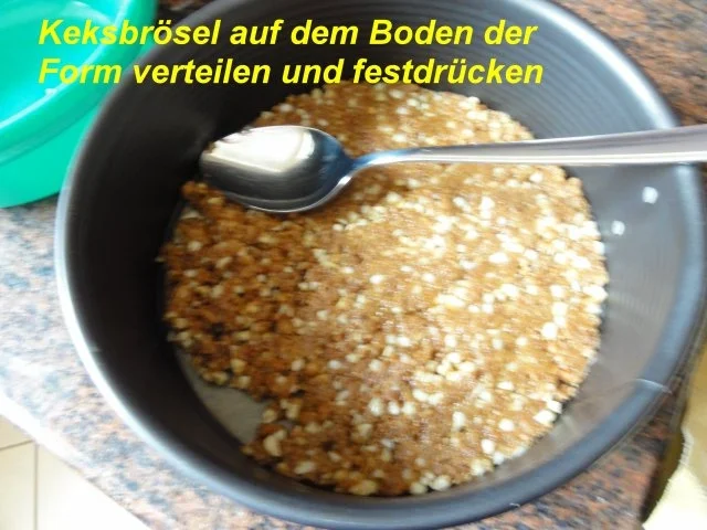 Rezept: KuchenZwerg: ERDBEER-JOGHURT-TORTE Bild Nr. 5 KuchenZwerg: ERDBEER-JOGHURT-TORTE - Rezept - Bild Nr. 5