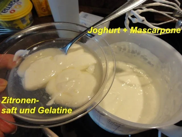 Rezept: KuchenZwerg: ERDBEER-JOGHURT-TORTE Bild Nr. 7 KuchenZwerg: ERDBEER-JOGHURT-TORTE - Rezept - Bild Nr. 7