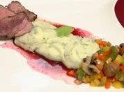 Entenbrust an Korianderpüree mit Wokgemüse und Rotweinreduktion - Rezept