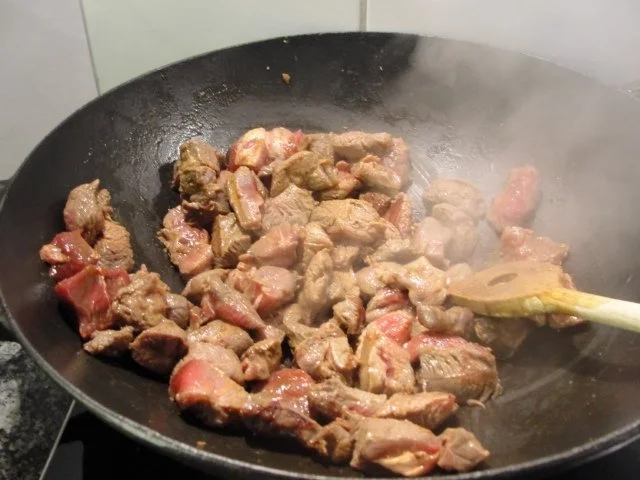 Rezept: Rahmgulasch Bild Nr. 2 Rahmgulasch - Rezept - Bild Nr. 2