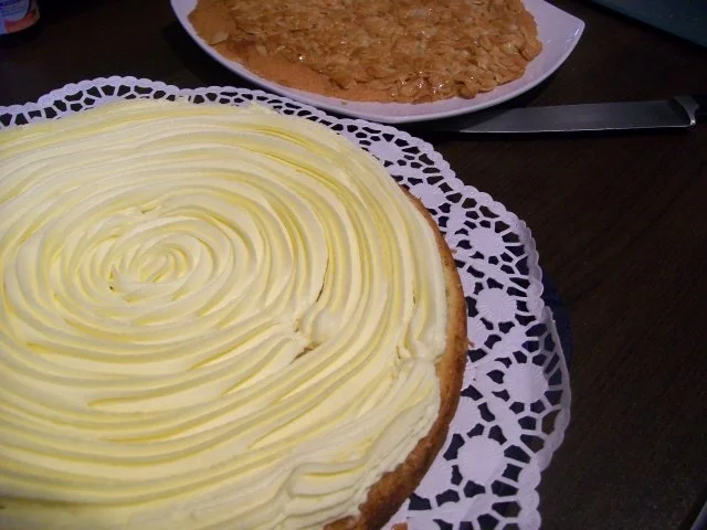 Rezept: Bienenstich ruck-zuck Bild Nr. 2 Bienenstich ruck-zuck - Rezept - Bild Nr. 2