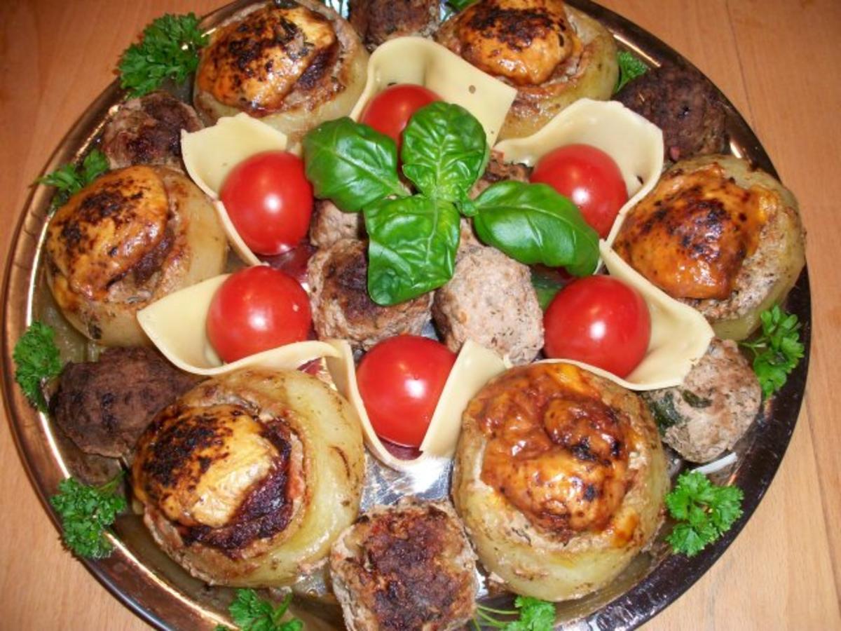 Kohlrabi gefüllt mit Hachfleisch und  Kochschinken Käse Haube...Salzkartoffeln u.Soße... - Rezept - Bild Nr. 4