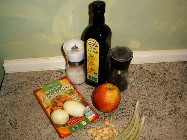 Salat mit warmen Hähnchenstreifen - Rezept - Bild Nr. 2