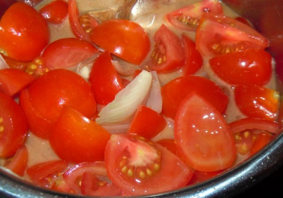 Gorgonzola-Hähnchenbrust im Tomatenbett - Rezept - Bild Nr. 3