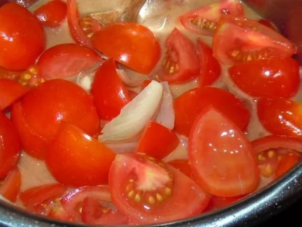 Rezept: Gorgonzola-Hähnchenbrust im Tomatenbett Bild Nr. 3 Gorgonzola-Hähnchenbrust im Tomatenbett - Rezept - Bild Nr. 3