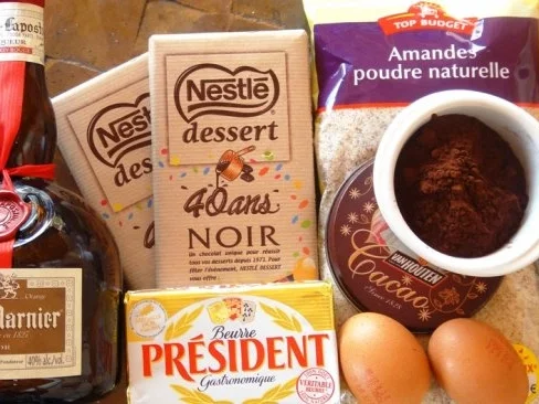 Schokoladen-Torte mit Johannisbeer-Gelée - Rezept - Bild Nr. 2