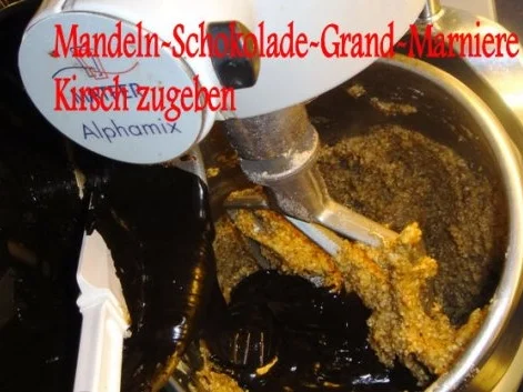 Schokoladen-Torte mit Johannisbeer-Gelée - Rezept - Bild Nr. 6