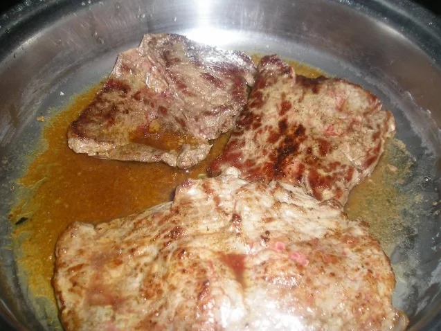 Jägerrostbraten mit Bratkartoffeln - Rezept - Bild Nr. 3