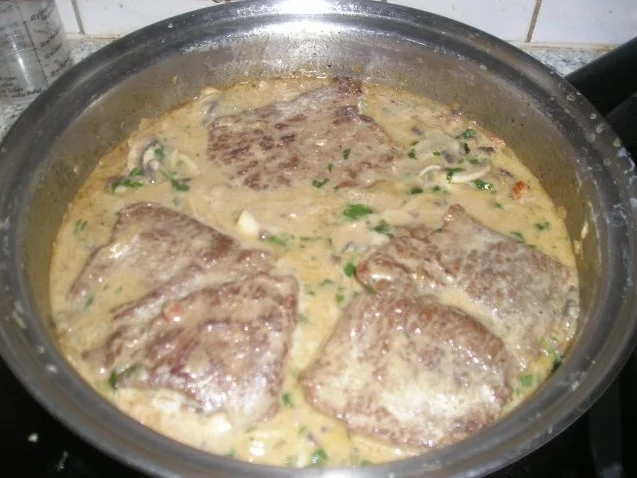 Jägerrostbraten mit Bratkartoffeln - Rezept - Bild Nr. 4