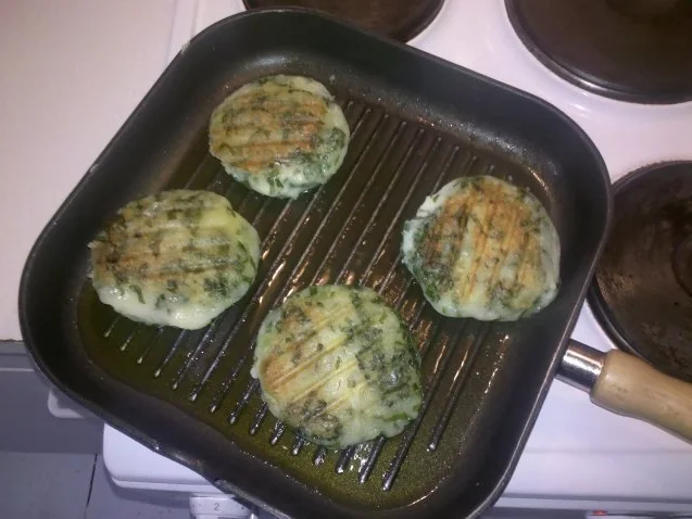 Vegetarisch: Basilikum-Plätzchen mit Ziegenkäse - Rezept - Bild Nr. 6