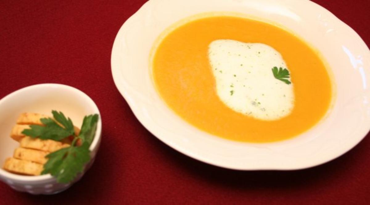 Möhren-Ingwersuppe mit Edamerplätzchen - Rezept