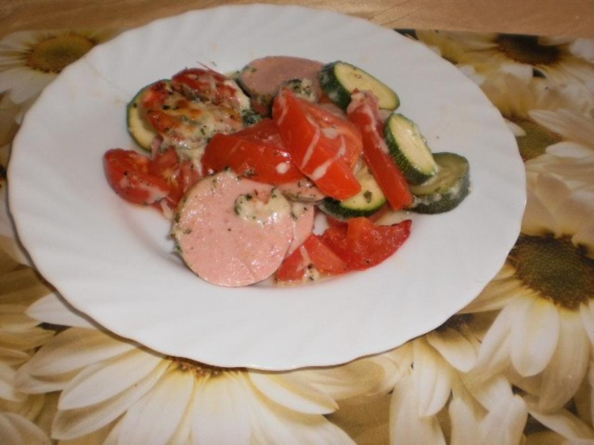 Zucchini-Gratin mit Wurst - Rezept mit Bild - kochbar.de