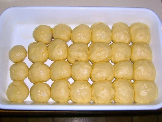 Rezept: Buchteln mit Vanillesauce Bild Nr. 2 Buchteln mit Vanillesauce - Rezept - Bild Nr. 2