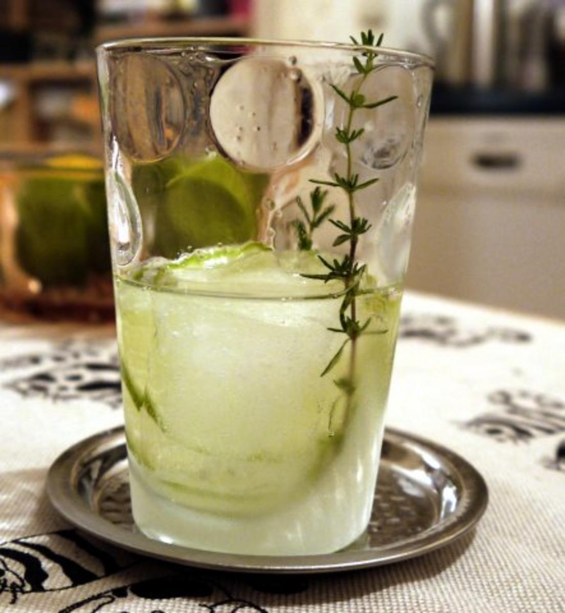 Wodka-Limetten-Drink mit Thymian - Rezept - Bild Nr. 2