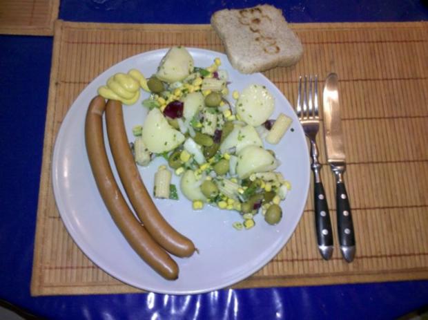 Salat: Wiener Würstchen mit Kartoffelsalat â la Gudrun - Rezept ...