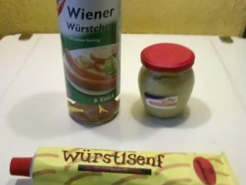 Rezept: Salat: Wiener Würstchen mit Kartoffelsalat â la Gudrun Bild Nr. 3 Salat: Wiener Würstchen mit Kartoffelsalat â la Gudrun - Rezept - Bild Nr. 3