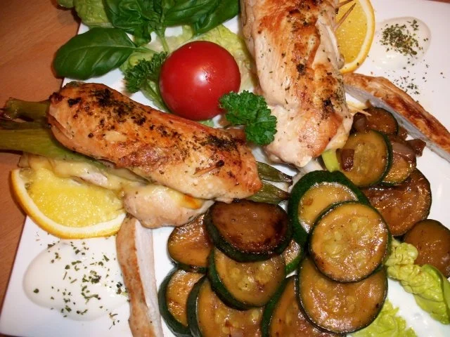 Hähnchenbrustfilet gefüllt.     Zucchinigemüse mal anders..... - Rezept - Bild Nr. 6