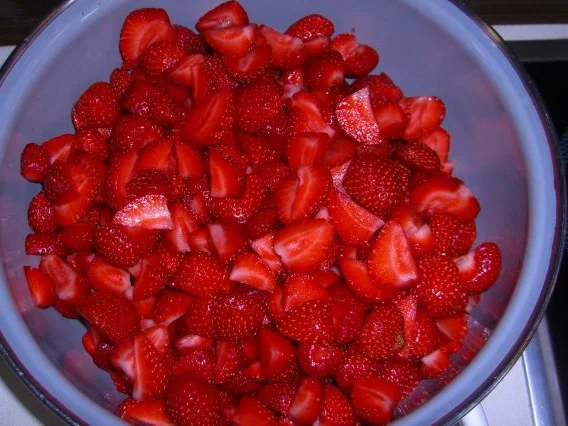 Rezept: Erdbeermarmelade Bild Nr. 2 Erdbeermarmelade - Rezept - Bild Nr. 2