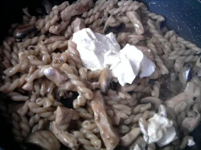 Rezept: Hähnchengeschnetzeltes mit Frischkäse Bild Nr. 8 Hähnchengeschnetzeltes mit Frischkäse - Rezept - Bild Nr. 8