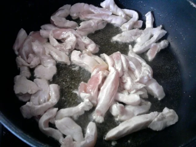 Rezept: Hähnchengeschnetzeltes mit Frischkäse Bild Nr. 3 Hähnchengeschnetzeltes mit Frischkäse - Rezept - Bild Nr. 3