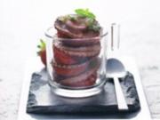 Schokoladeravioli mit marinierten Erdbeeren und süßer Kräuter- Schmelze - Rezept