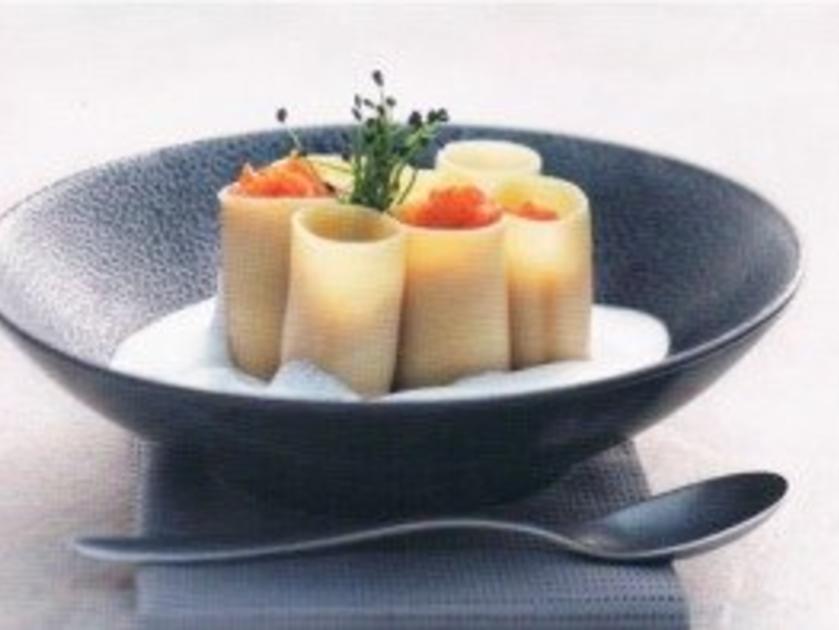 Cannelloni mit geschmolzenen Tomaten und Parmesan- Schaum - Rezept ...