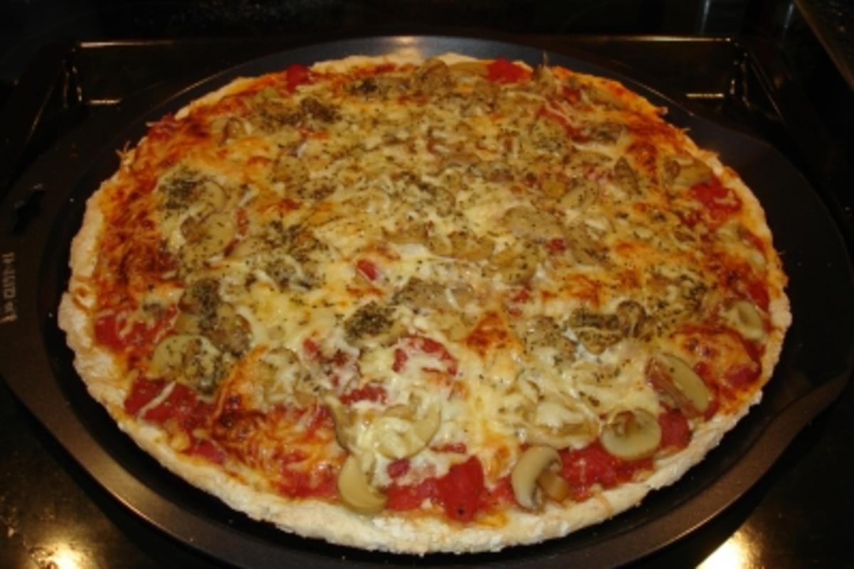 Pizza Grundrezept und Tomatensauce - Rezept