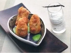 Rezept: Gebackene Bananen mit Kardamomzucker, Basilikumpesteo und Vanille- Zimt- Espuma Gebackene Bananen mit Kardamomzucker, Basilikumpesteo und Vanille- Zimt- Espuma - Rezept