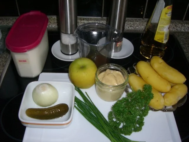 Fruchtig herzhafter Kartoffelsalat mit frischen Kräutern - Rezept - Bild Nr. 2