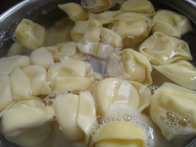 Tortellini-Auflauf „Rot-Weiß” - Rezept - Bild Nr. 7