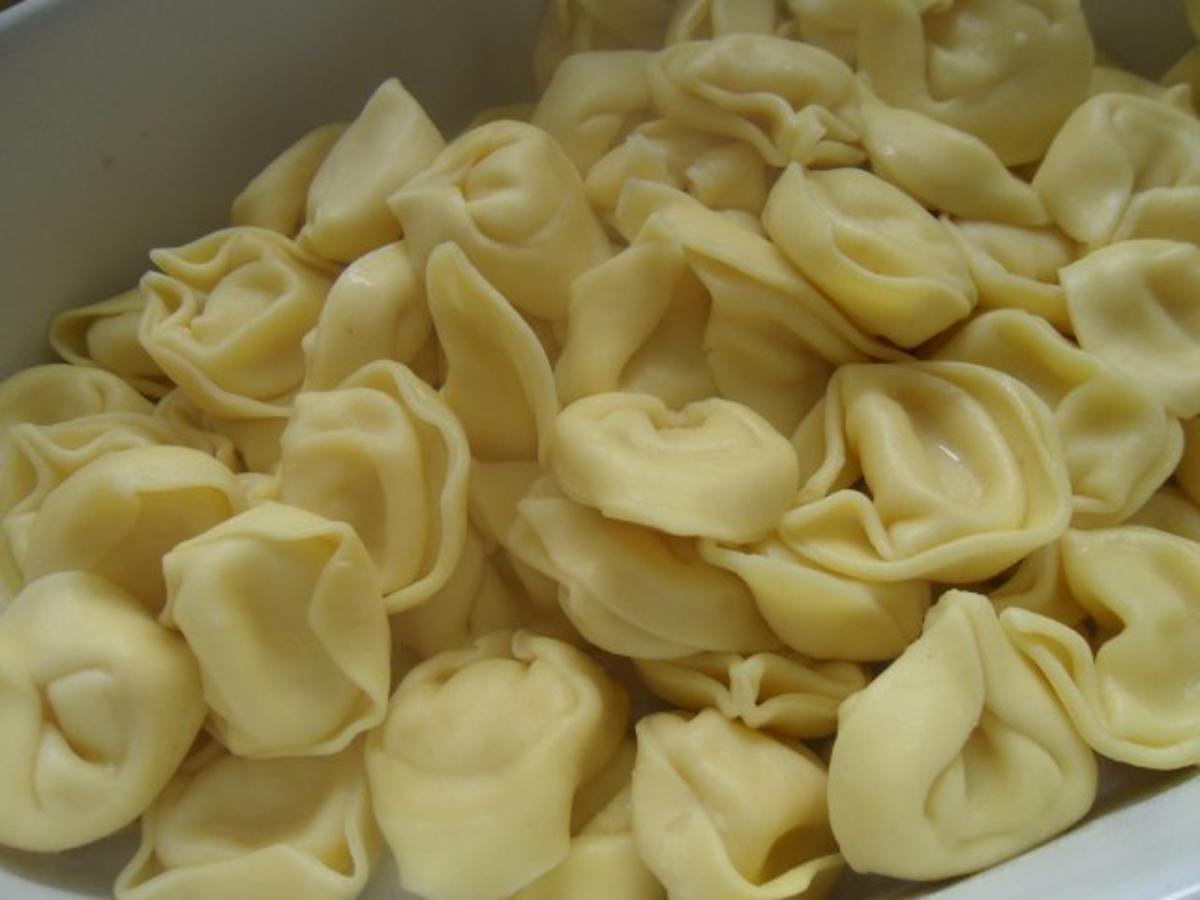 Tortellini-Auflauf „Rot-Weiß” - Rezept - Bild Nr. 10